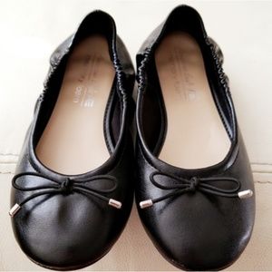 NWT Size 2 Black Flats